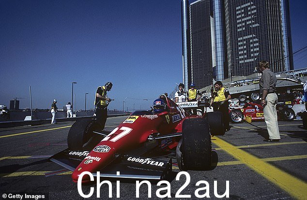 坦贝,1983 年底特律大奖赛的照片,在 70 年代和 80 年代的两次比赛中参加比赛