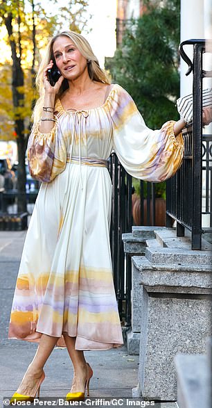 She was chatting at a base of a brownstone