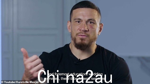 Sonny Bill Williams(如图)、Anthony Mundine 和 Hazem El Masri 都全力支持在郊区 Carlton 后街的 Hurstville 清真寺的竞选活动