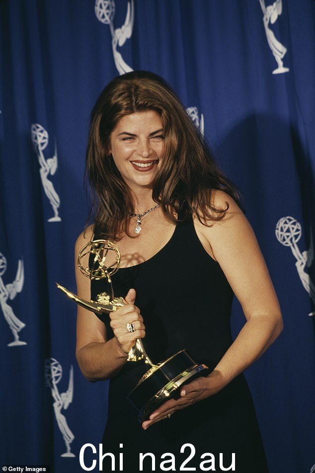 艾美奖获胜:她因在 Cheers 中饰演 Rebecca Howe 获得了五项艾美奖提名,1991 年首次获得艾美奖,1994 年第二次获得艾美奖(上图)