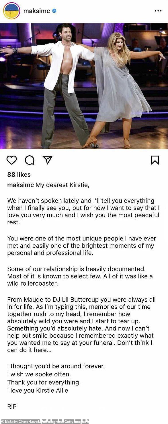 Chmerkovskiy 在一篇内容广泛的帖子中称赞了他曾经的舞伴 Alley