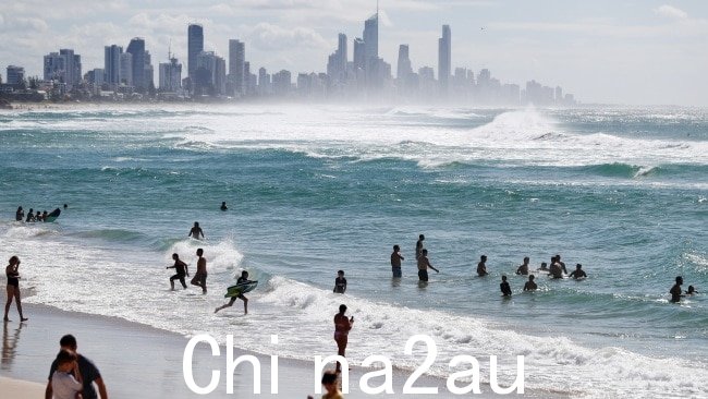 随着热浪袭击昆士兰州,昆士兰人将面临炎热的几天。图片来源:Chris Hyde/Getty图片