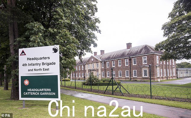 二等兵 Kennington 是位于约克郡 Catterick Garrison 总部的第 35 医疗中队的成员(如图)