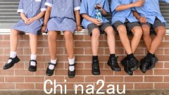 北领地政府废除了要求学校称呼学生为“班级”和“船员”而不是“男孩和女孩”的提议