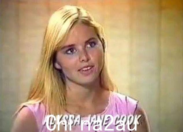 她的母亲 Alyssa-Jane Cook 因在 80 年代和 90 年代的标志性澳大利亚肥皂剧 E Street 中扮演 Lisa Bennett 而一举成名