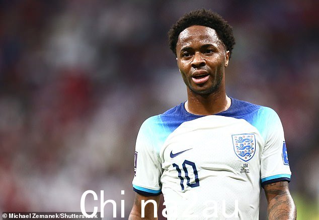 Raheem Sterling 在周日晚上飞回家处理萨里家中的盗窃案后,正在考虑重新加入英格兰阵营