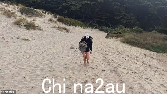 在第一集中,哈利和梅根偷偷溜到加州的大苏尔海滩,开玩笑说自己“调皮”