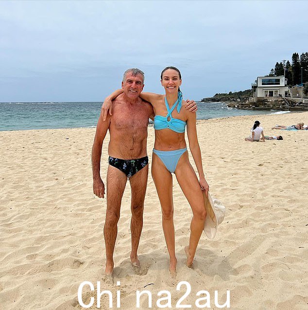 Rachael 在周末分享了一张她非常健康的父亲的照片,并透露她快 70 岁了,这让她的追随者大吃一惊