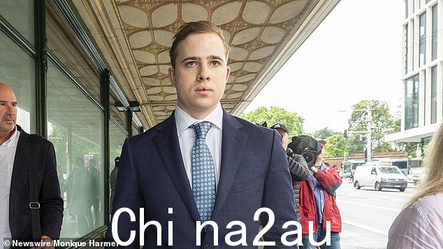 悉尼游泳教练 Kyle James Henk Daniels(如图)不会因虐待年轻女学生的指控而面临第三次审判
