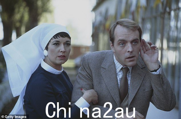 Ruth Madoc 和 Simon Cadell 在 1980 年代初期拍摄 BBC 情景喜剧时