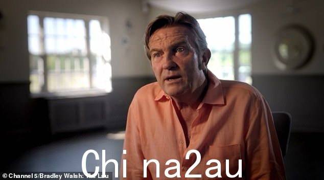 Reflecting:Bradley Walsh,在周日晚上 9 点播出的新频道 5 纪录片 Bradley Walsh:The Laugh's On Me 中反思他的生活和事业