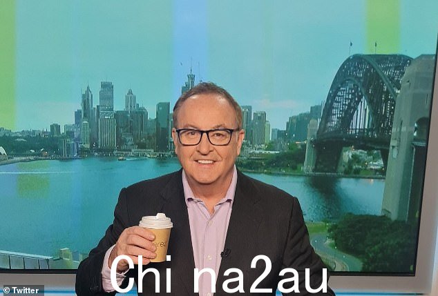 Smith 曾于 2009 年被麦格理广播网停职,原因是他涉嫌在 2GB 的圣诞派对上与多名女性接触并试图亲吻一名女同事