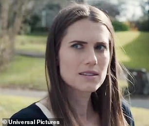 预告片:Allison Williams 必须在即将上映的 Blumhouse 恐怖电影 M3GAN 中取消她自己的 AI 创作