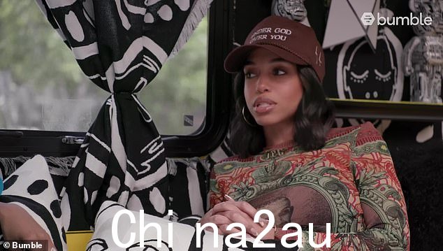 洛瑞在两个月后的一次 Bumble 采访中说:'如果你和你的前任太亲近,那是一个危险信号。亲切?好,你说。我也不希望你们都吃牛肉,好吧,因为那会变得很乱。这对我来说不合算'
