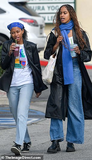 Malia Obama and her friends walk