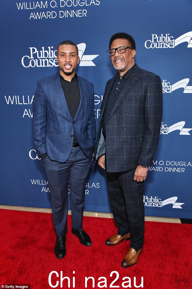 法官和儿子:法官 Greg Mathis(右)和他的儿子 Greg Mathis Jr. 一起参加了公共法律顾问年度 William O. Douglas 奖