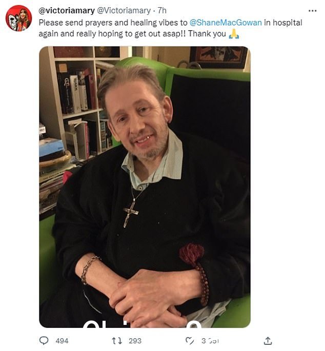 健康恐慌:维多利亚在 Twitter 上分享了一张 Shane 微笑的照片,并告诉粉丝他已经回到医院