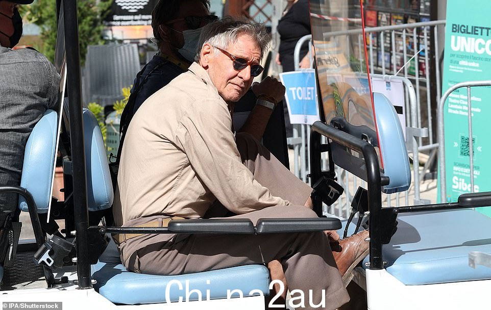 Harrison Ford 于 2021 年 10 月 7 日在 Cefalu 拍摄夺宝奇兵与命运转盘