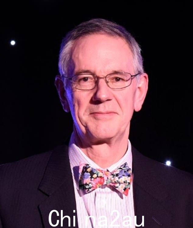 John Gibbs 医生(如图)在切斯特伯爵夫人医院当了 20 年的儿科医生,他承认他和他的注册同事 David Harkness 应该把孩子的照料护士