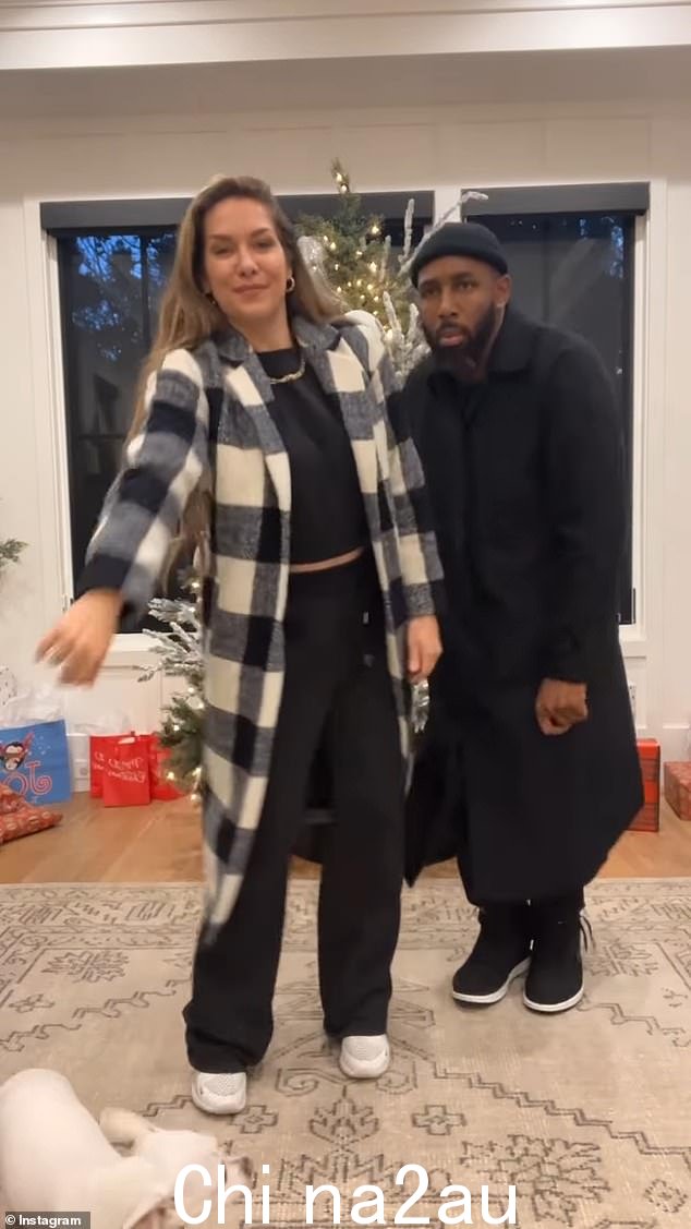 Twitch 发布在他去世前两天与妻子 Allison Holker 的一段视频,这对夫妇在圣诞树前跳舞