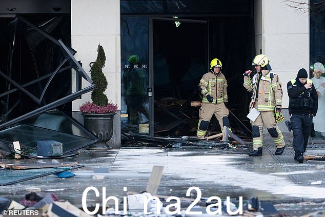 超过 100 名紧急救援人员在现场,柏林的消防部门说