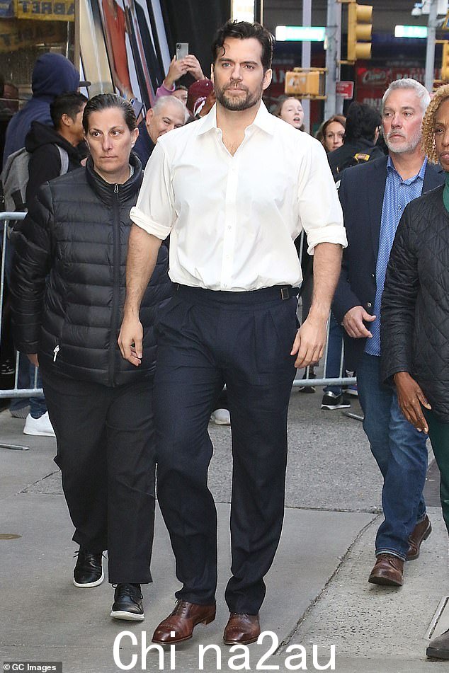 Next: 该项目不会是 Cavill 的下一个项目,亚马逊仍未完成交易,尽管据说对于流媒体服务来说这是一个非常雄心勃勃的项目
