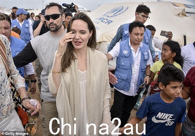 该机构的形象:在周五发表的一份联合声明中,这位 47 岁的女演员和该机构宣布她正在“继续”她在访问难民期间拍摄的角色2019 年在哥伦比亚和委内瑞拉边境扎营)