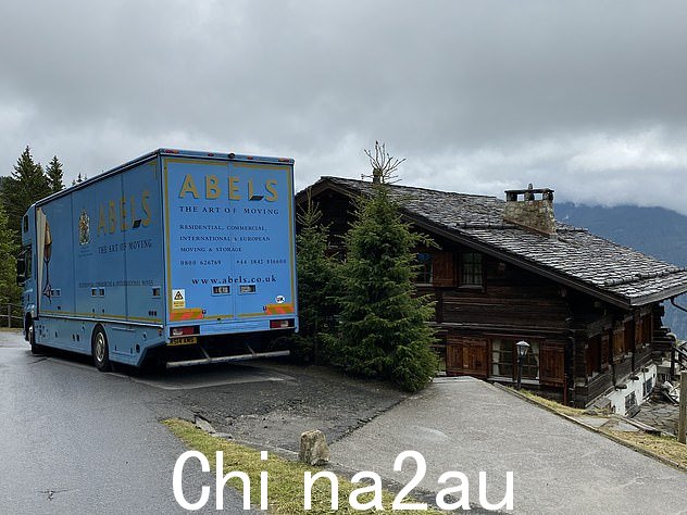 6 月份的消息来源证实,来自英国的搬运车在 Verbier 的财产中代表公爵搬运物品
