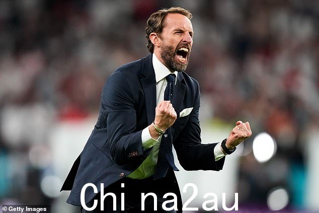 Gareth Southgate(如图)将继续担任英格兰主教练至少两年