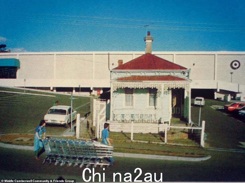 再多的钱或花言巧语的西装革履的男人也无法说服 Mary Ann Campigli 卖掉她带小花园的五居室房子(如图)