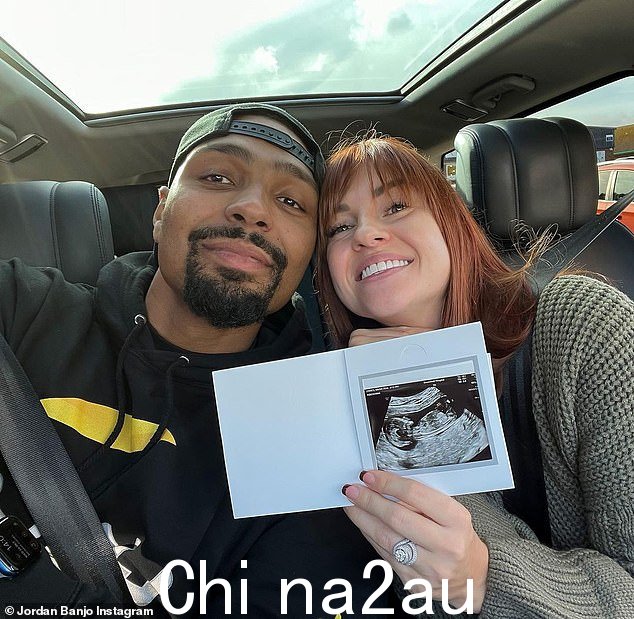 恭喜!Jordan Banjo 和他怀孕的妻子 Naomi 宣布他们第三个孩子的性别是男孩