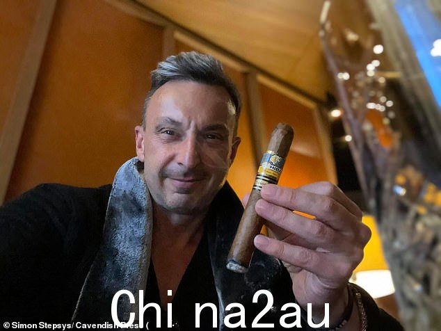 他的在线广告业务,名为 Simon Stepsys Success International,后来由于未缴税款而被 HMRC 强制清算