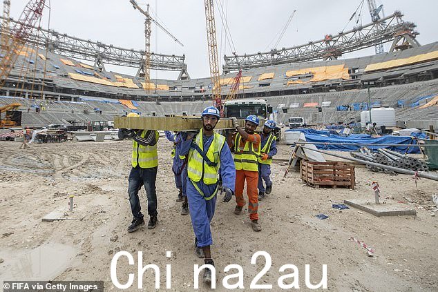 卡塔尔因其在世界杯场馆建设期间对待工人的待遇而受到批评