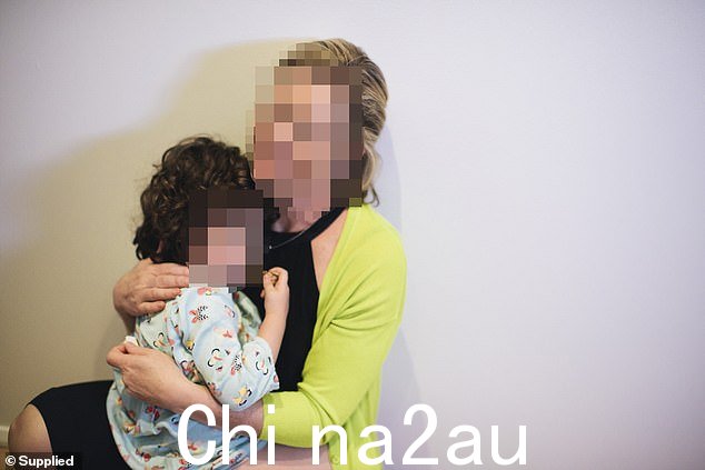 当凯特发现一种新的治疗方法正在为尿失禁患者提供时,她已经无计可施