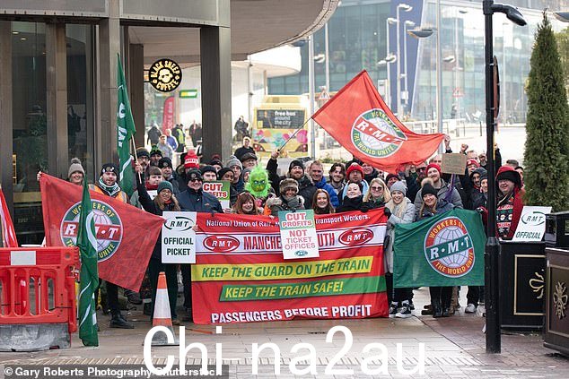  RMT 成员将从平安夜下午 6 点开始罢工，一直持续到 12 月 27 日早上 6 点