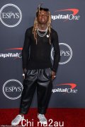 Lil Wayne 面临来自厨师的 50 万美元诉讼，厨师称她在照顾 10 岁的儿子后被错误解雇