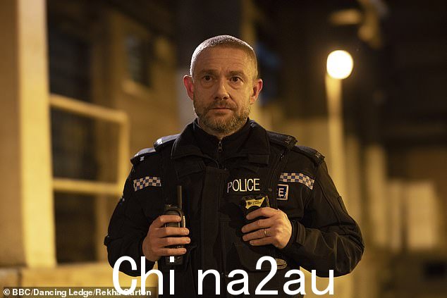 以 950 万观众排名第四,BBC One 的 The Responder 由 Martin Freeman 饰演前第一响应者 Chris Carson,该剧改编自真实故事