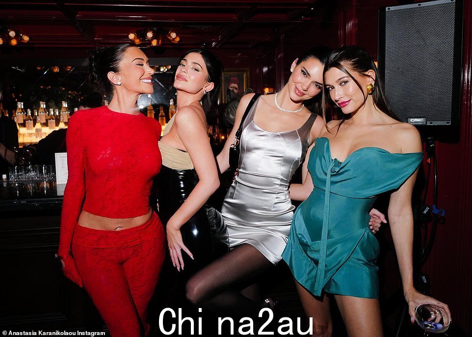 与她漂亮的朋友们的派对时间:来自 Sunny Gluten Free Vodka 假日派对的 Anastasia Karanikolaou 与 Kylie Jenner、Kendall Jenner 和 Hailey Bieber