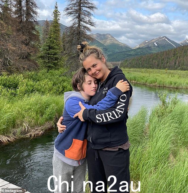 这位明星经常在书籍和社交媒体帖子中分享她关于如何保护地球的想法