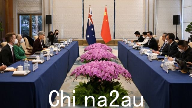 澳大利亚（左）和中国（右）外长代表团在北京钓鱼台国宾馆会面（21/12/2022）