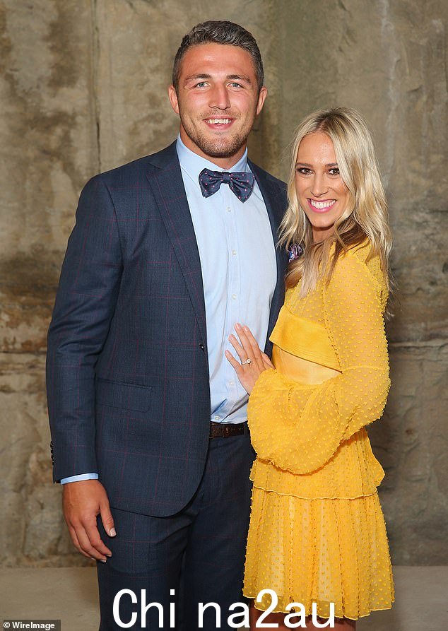 Sam Burgess 在 2019 年夫妻分手之前曾与 Phoebe Hooke 结婚