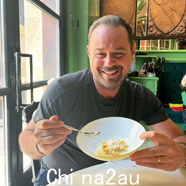 'Attached':Danny Dyer 在流行肥皂剧的最后一幕之前就离开了 EastEnders,并认为这挽救了他的职业生涯