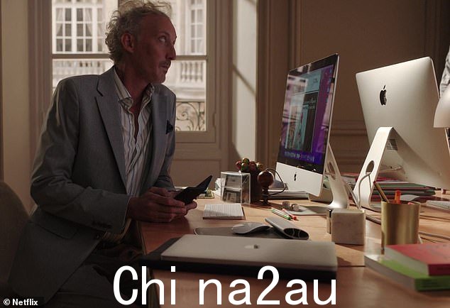 Apple iMac 电脑和 MacBook 笔记本电脑也出现在艾米丽在巴黎的系列三