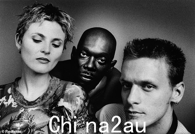 图为:Faithless、Sister Bliss、Maxi Jazz 和 Dave Randall 的成员