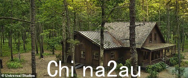 Debut: Knock at the Cabin 是 M. Night Shyamalan 的创意,他与 Steve Desmond 和 Michael Sherman 共同执导并编写了剧本。这部悬疑惊悚片将在剧院 2 月 3 日” class=
