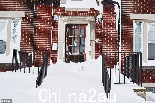 数以千计的美国人在圣诞节那天被大雪包围,冬季情况将持续到本周中期