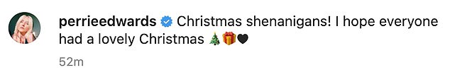 家庭时间:Perrie Edwards 与她的足球运动员未婚夫 Alex Oxlade-Chamberlain 和他们的男婴 Axel 在圣诞树旁向粉丝们展示了她温馨的家庭圣诞节