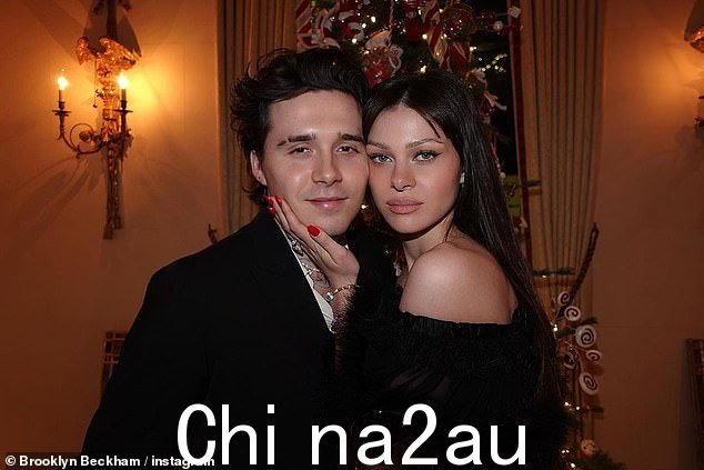 Lovebirds:23 岁的布鲁克林周六在 Instagram 上与 27 岁的妻子 Nicola 分享了一系列可爱的照片,他们在平安夜一起享用了一顿丰盛的大餐