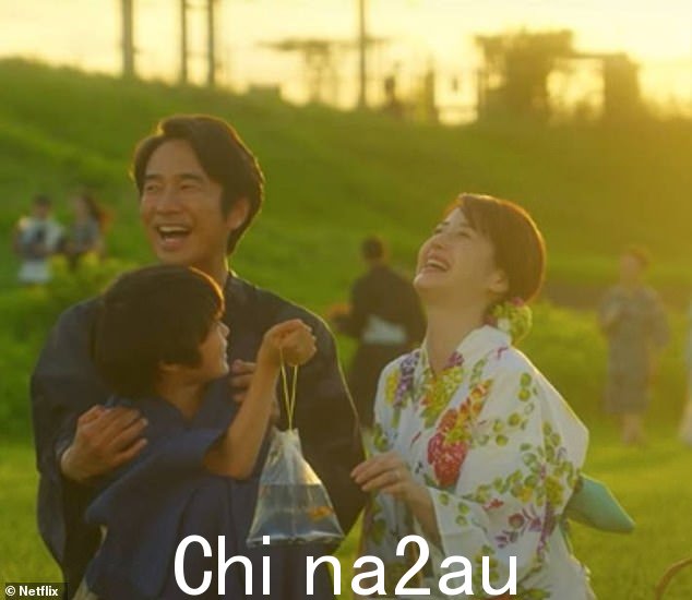 头痛的妻子展示了一个厌恶作弊的女人,最终与一个看起来很脏的陌生人作弊,而这个陌生人原来是她自己的丈夫