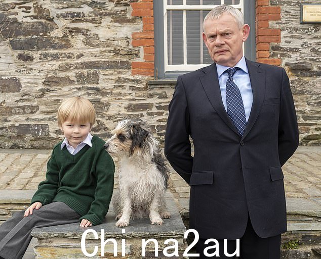 由 Martin Clunes 主演的 ITV 医学剧《马丁医生》,以一座古老的渔民小屋作为他的工作场所和家。最后一集在圣诞节播出